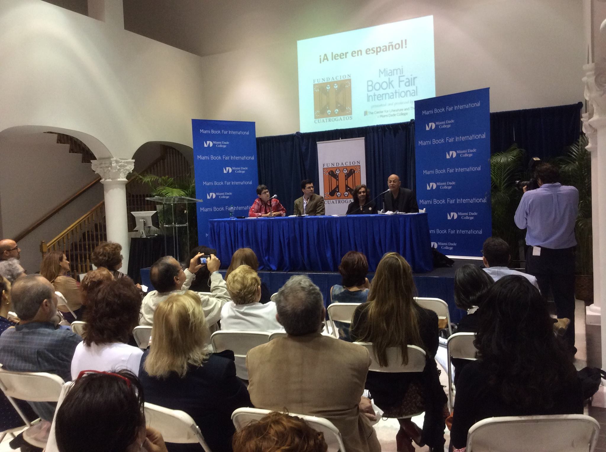 Seminario A leer en espanol. Fundacion Cuatrogatos Feria Internacional del Libro de Miami noviembre 2014