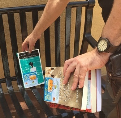 For the third year in Miami: bookcrossing I am a traveling book